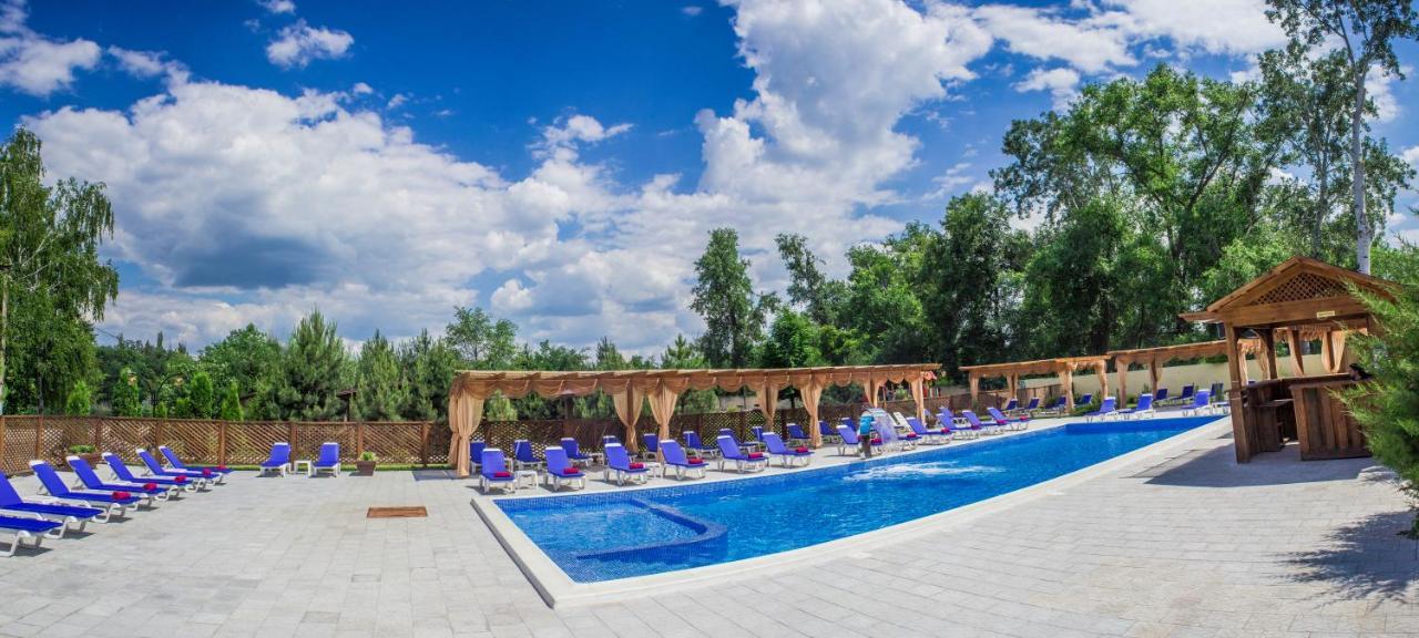 Relax Hotel - Restaurant Complex Novomoskovs'k Exterior foto